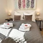 דירה Bella - Business&family, Messe Flughafen In 5 Min, Smarttv, Netflix, Waschmaschine, 24h Checkin, 35qm שטוטגרט