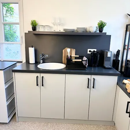 Beluna Living - Business&family, Messe Flughafen In 5 Min, Smarttv, Netflix, Waschmaschine, 24h Checkin, 35qm