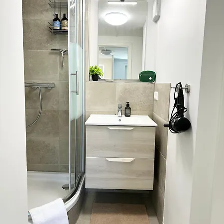 Beluna Living - Business&family, Messe Flughafen In 5 Min, Smarttv, Netflix, Waschmaschine, 24h Checkin, 35qm